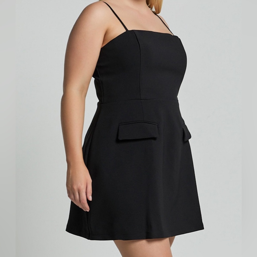 KATIA MINI Showpo
Strappy Corset short A Line LBD In Black front flap size 12